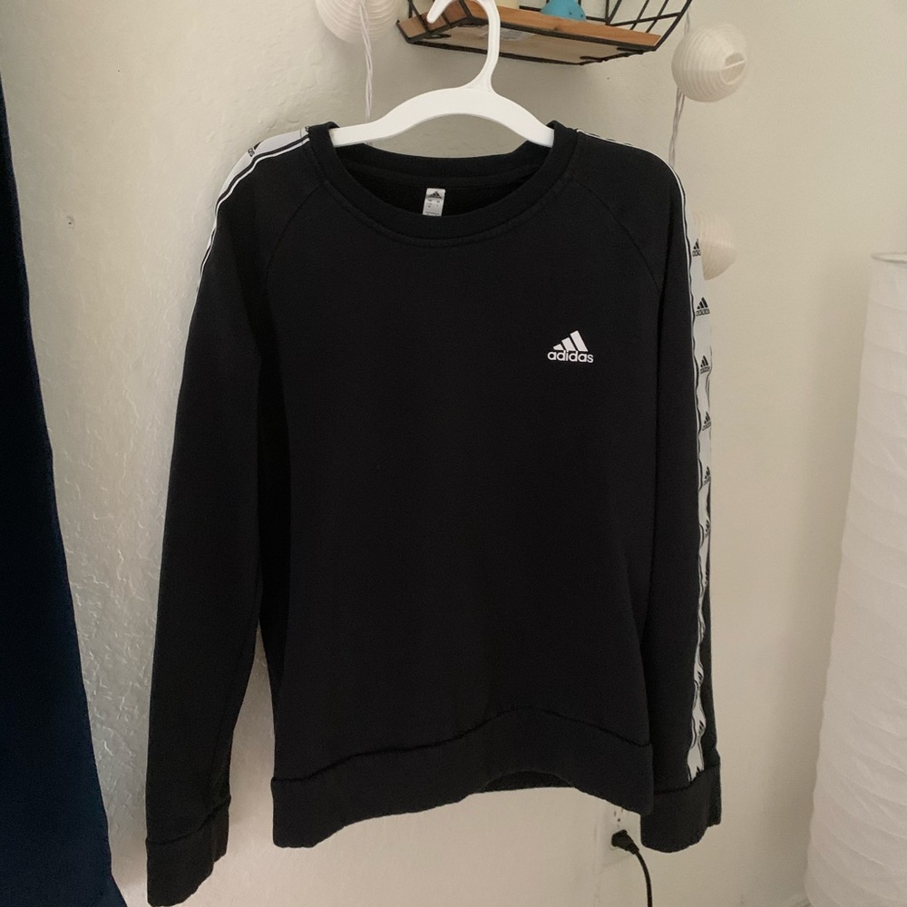 🖤✨ADIDAS BLACK SWEATSHIRT✨🖤